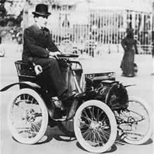 Louis Renault with his first car.jpg