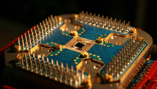 1505584847 quantum-chip.png